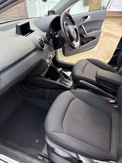 
								Audi A1 1.4 TFSI Petrol Automatic ULEZ FREE 2012 full									