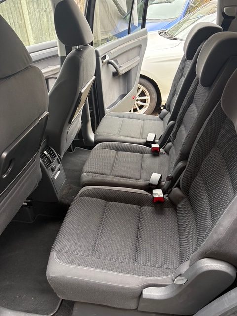 
								Volkswagen Touran 1.4 Petrol Automatic ULEZ FREE 2012 full									