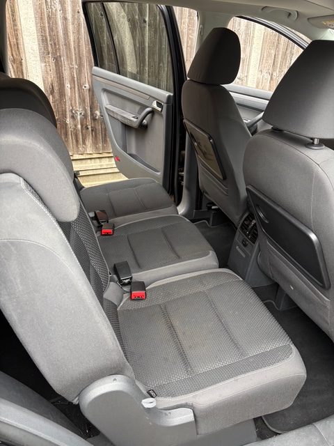 
								Volkswagen Touran 1.4 Petrol Automatic ULEZ FREE 2012 full									