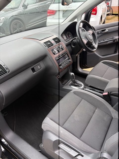 
								Volkswagen Touran 1.4 Automatic Petrol ULEZ FREE 2013 full									