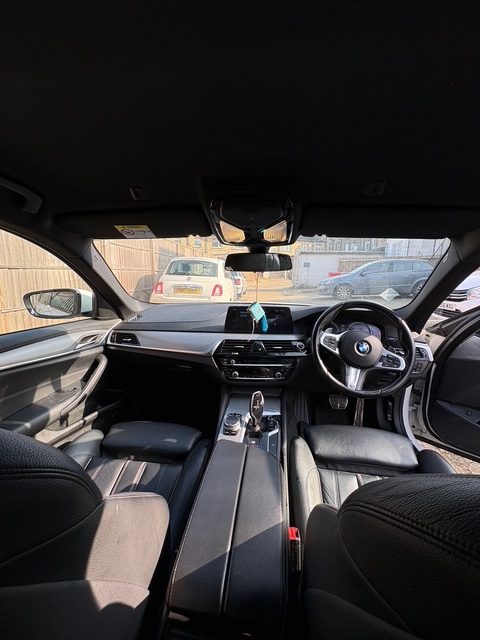 
								BMW 5 Series M Sport 520D White 2018 full									
