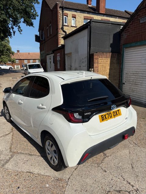 
								Toyota Yaris 1.5 Hybrid Automatic New Shape Edition Fully Loaded Spec 2020 full									