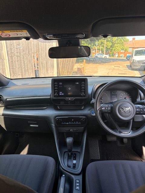
								Toyota Yaris 1.5 Hybrid Automatic New Shape Edition Fully Loaded Spec 2020 full									