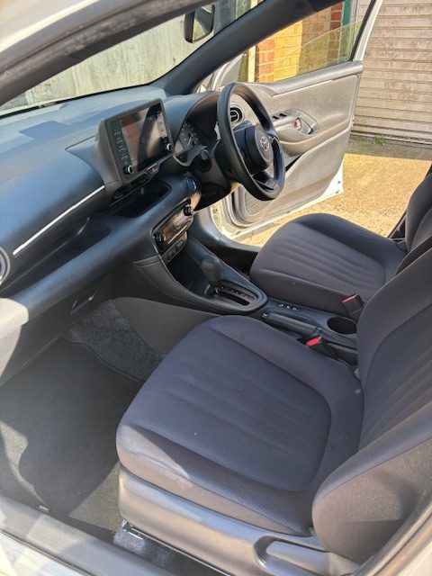 
								Toyota Yaris 1.5 Hybrid Automatic New Shape Edition Fully Loaded Spec 2020 full									