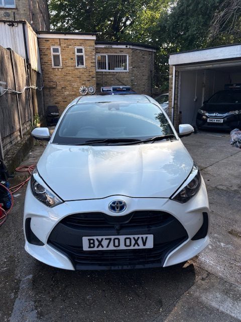 
								Toyota Yaris 1.5 Hybrid Automatic Facelift Edition 2020 full									