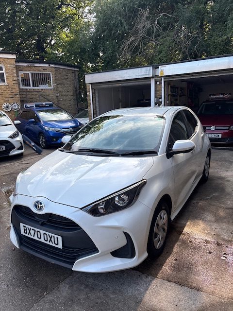 
								Toyota Yaris 1.5 Hybrid Automatic Facelift Edition 2020 full									
