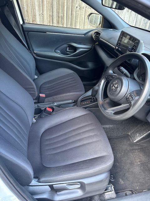 
								Toyota Yaris 1.5 Hybrid Automatic Facelift Edition 2020 full									