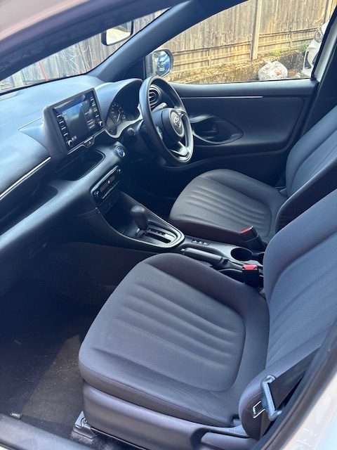 
								Toyota Yaris 1.5 Hybrid Automatic Facelift Edition 2020 full									