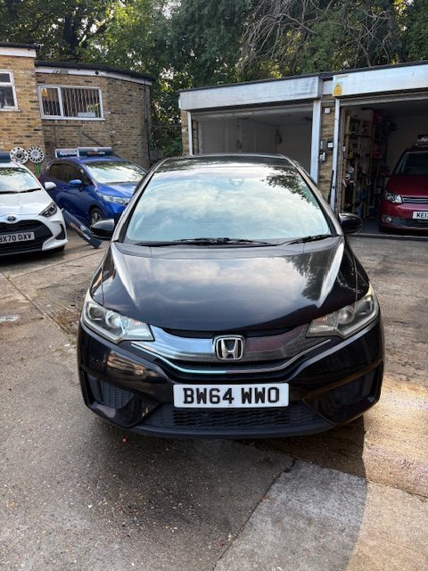 
								Honda Jazz 1.5 Hybrid Automatic 2014 full									