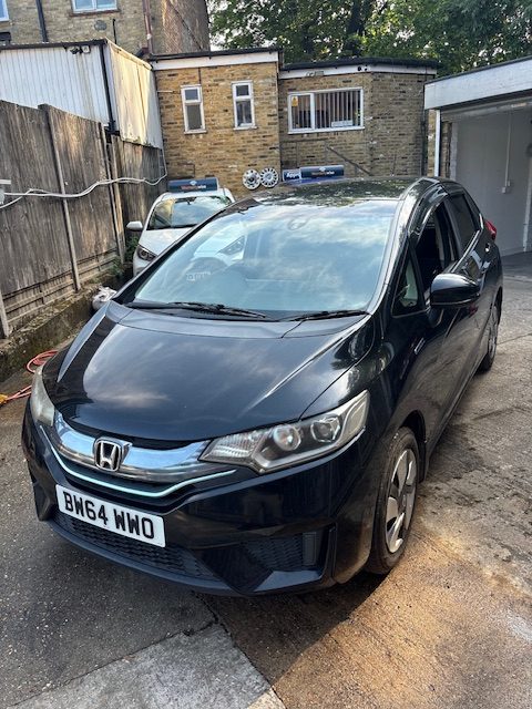 
								Honda Jazz 1.5 Hybrid Automatic 2014 full									