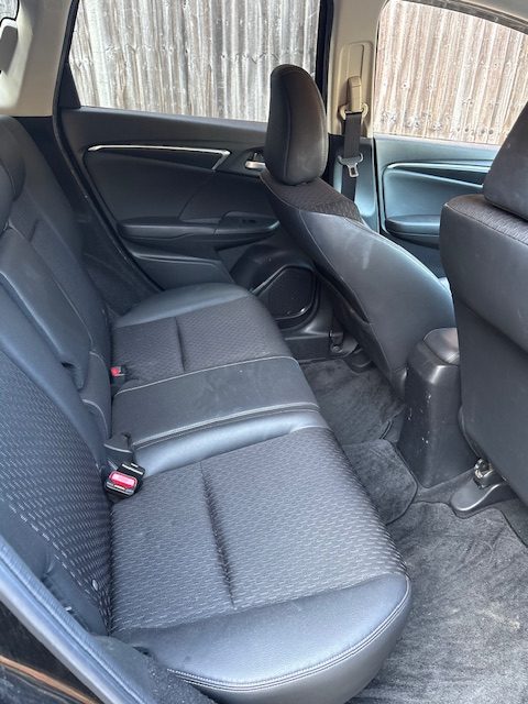 
								Honda Jazz 1.5 Hybrid Automatic 2014 full									
