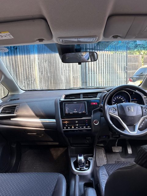 
								Honda Jazz 1.5 Hybrid Automatic 2014 full									