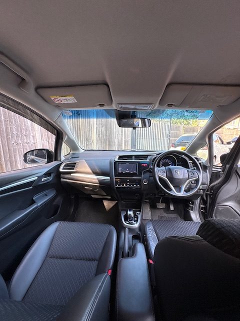 
								Honda Jazz 1.5 Hybrid Automatic 2014 full									