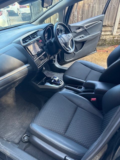 
								Honda Jazz 1.5 Hybrid Automatic 2014 full									