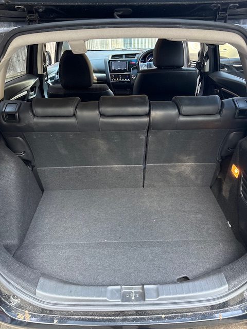 
								Honda Jazz 1.5 Hybrid Automatic 2014 full									